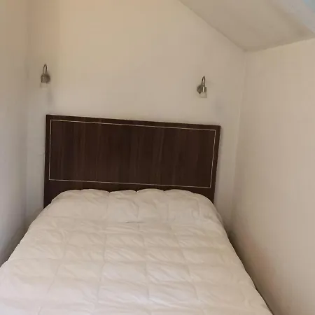 Apartment T3 Mezzanine Pour 6 Pers. Avec Piscine Et Sauna A Jausiers, Chateau Des Magnans - Fr-1-165b-9 Jausiers